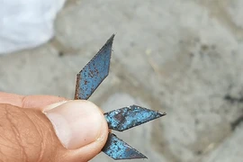 30 phút, hút gần 1 ký đinh trên Quốc lộ 1 