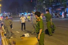 2 thanh niên giật túi xách tông xe khi bỏ chạy, 1 người chết 