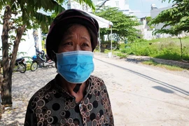 TP.HCM: Người phụ nữ 67 tuổi đi giỗ má, gặp phong tỏa phải quay về