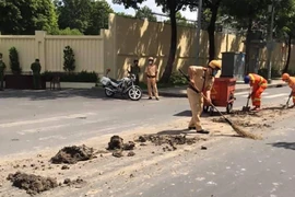 CSGT trích xuất camera an ninh truy xe ben làm rơi vãi bùn đất ở quận 1