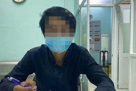Tài xế gắn mác xe từ thiện chở người về quê bị phạt 7,5 triệu