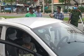 Một F0 dùng ô tô giấu nửa ký ma túy định thông chốt chân cầu Calmette