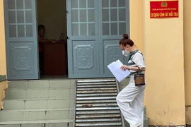 Ca sỹ Vy Oanh gửi đơn lên Công an TP.HCM tố cáo bà Phương Hằng