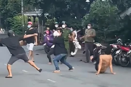 Nguyên nhân vụ hỗn chiến ngay trước mặt công an ở quận Tân Phú