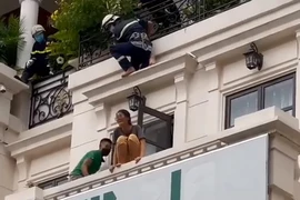 Công an làm rõ nguyên nhân vụ cô gái có ý định nhảy lầu ở Gò Vấp
