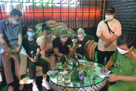 Hơn 100 người chơi ma túy tại beer club ở trung tâm TP.HCM