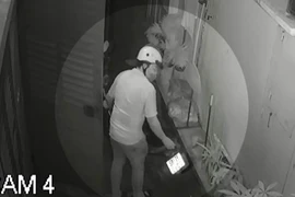 Nhóm trộm thủ bình xịt hơi cay lựa xe máy để lấy ở Gò Vấp