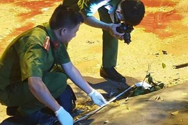 Bị tát khi đứng trú mưa, cầm dao quay lại đâm chết người