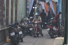 Hai người đàn ông rơi lầu chết ở lễ đính hôn