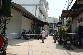 Cảnh sát nổ 2 phát súng bắt thanh niên chặt đầu mẹ ruột