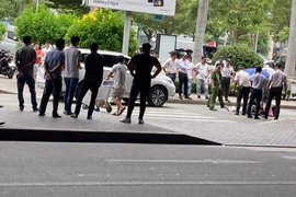 Người phụ nữ bị ô tô tông văng ở nhà ga quốc tế Tân Sơn Nhất