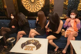 Công an xử lý hàng loạt nhà hàng, khách sạn ở trung tâm TP