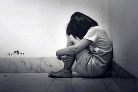Thanh niên cùng thôn hiếp dâm bé gái 12 tuổi đến có thai, công an tìm mẹ nạn nhân