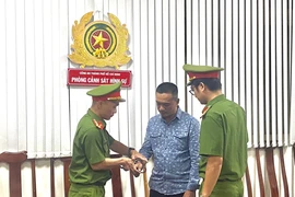 Khoe còng số 8, nổ làm ở Bộ Công an để lừa 9 tỉ
