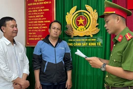 Bắt 2 cán bộ Hải quan Cửa khẩu Cảng Phú Mỹ trong vụ buôn lậu xăng dầu