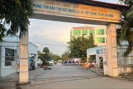 Khởi tố 1 người lừa học lái xe ô tô ở Quận Bình Tân