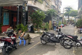 Tháo dỡ “chuồng cọp” cư xá Độc Lập sau vụ cháy khiến 8 người tử vong