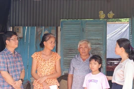13 hộ dân dân bị tốc mái do mưa dông ở xã Củ Chi được chính quyền hỗ trợ kịp thời