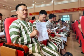 Niềm vui ngày trở về của 129 phạm nhân được đặc xá tại Trại tạm giam Chí Hòa