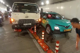 Tông liên hoàn 4 ô tô trong hầm Thủ Thiêm, giao thông ùn tắc