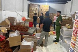Phạt 180 triệu, buộc tiêu hủy hơn 10 tấn hàng ở công ty kinh doanh thực phẩm không rõ nguồn gốc