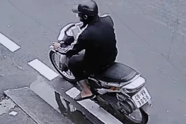 Công an TP.HCM tìm chủ xe máy liên quan 2 vụ cướp giật tài sản của Mã Chí Cường
