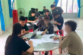 Tiếp nhận nhiều công dân đi làm 'việc nhẹ lương cao' bị Campuchia trục xuất về TP.HCM