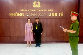 Sao chép ý tưởng thiết kế áo dài 'Thư từ phố thị', chủ sở hữu vải áo dài Đất Lành bị khởi tố