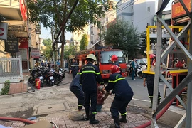 Cháy nhà dân trong hẻm sâu ở quận Phú Nhuận