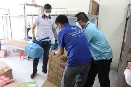 Hàng trăm tình nguyện viên dọn ký túc xá đón người cách ly