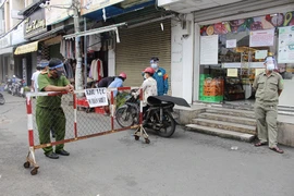 Phú Nhuận đóng cửa hàng ngàn sạp chợ, hộ kinh doanh tự phát