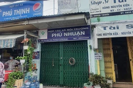 Giám đốc hợp tác xã ở TP.HCM làm khống giấy đi đường cho con gái