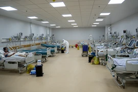 Bệnh viện Hồi sức COVID-19: 'Đánh chặn từ xa, không cho bệnh nhân trở nặng'
