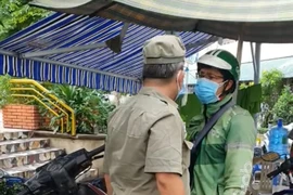 Phường thông tin về clip bảo vệ dân phố tát tài xế Grab lan truyền trên mạng