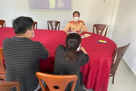 Từ clip trên mạng, CSGT lập biên bản tài xế xe buýt vượt đèn đỏ ở TP.HCM 