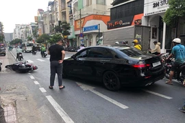 1 người bị thương sau vụ xe SH va chạm với ô tô Mercerdes