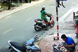Vụ phóng hỏa 3 người chết ở quận 8: Camera ghi cảnh nghi phạm chở xăng đến