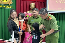Mẹ của bé gái mất tích ở phố đi bộ Nguyễn Huệ: ‘Tìm thấy 2 con, tôi vui mừng khôn xiết’