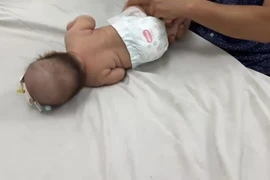 Củng cố hồ sơ, chuyển công an điều tra vụ bé 9 tháng tuổi chết nghi do vật lý trị liệu