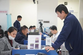 Nghe đồn trên mạng, người dân Quảng Ngãi ồ ạt đi đổi giấy phép lái xe