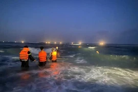 4 học sinh ở Quảng Ngãi mất tích khi tắm biển