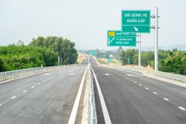 Toàn cảnh cao tốc Quảng Ngãi – Hoài Nhơn trước ngày thông xe