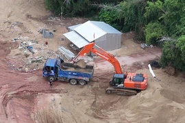 Vụ tuồn cát công trình kè ra ngoài ở Quảng Ngãi: Xã báo xe chở xà bần, công an xác định khai thác cát trái phép