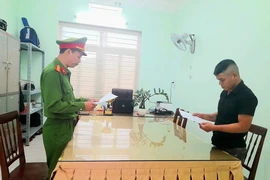 Trộm lại xe máy đang bị CSGT tạm giữ vì vi phạm nồng độ cồn