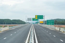 Tạm dừng thông xe cao tốc Quảng Ngãi - Hoài Nhơn
