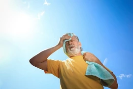 Những bệnh người cao tuổi dễ mắc trong mùa nắng nóng