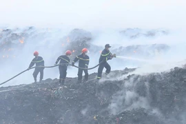 2 ngày đêm vật lộn với đám cháy ở bãi rác 1 ha ở Quảng Ngãi