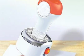 Cách đóng dấu chữ ký, dấu treo, dấu giáp lai đúng luật vào văn bản