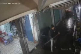 Đánh anh trai nhưng trúng chị dâu, người đàn ông lãnh 1 năm 4 tháng tù 