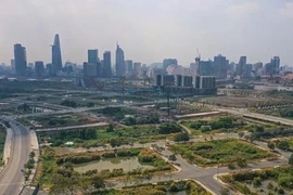 Đất của hộ gia đình sẽ ghi tên tất cả thành viên hộ trên sổ hồng